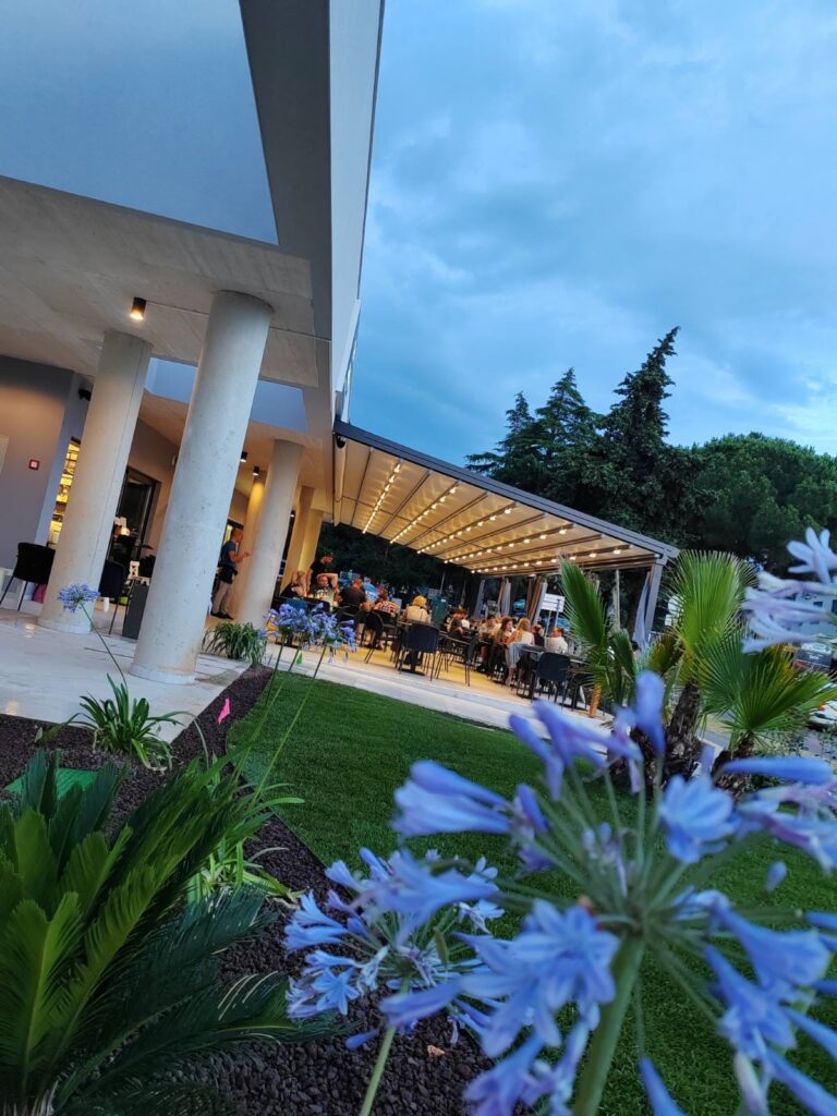 Gallery-Garden